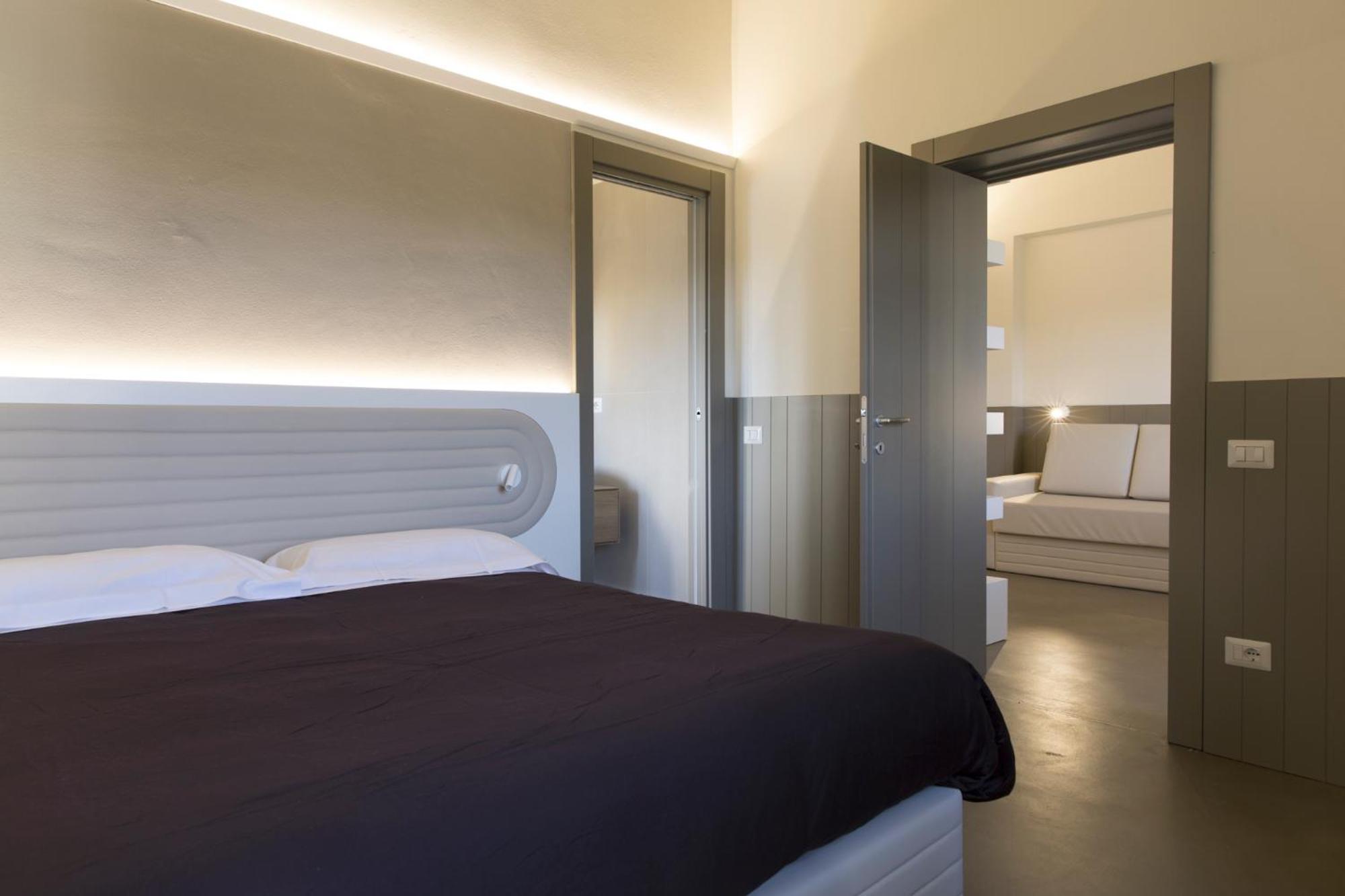 Deluxe One-Bedroom Suite