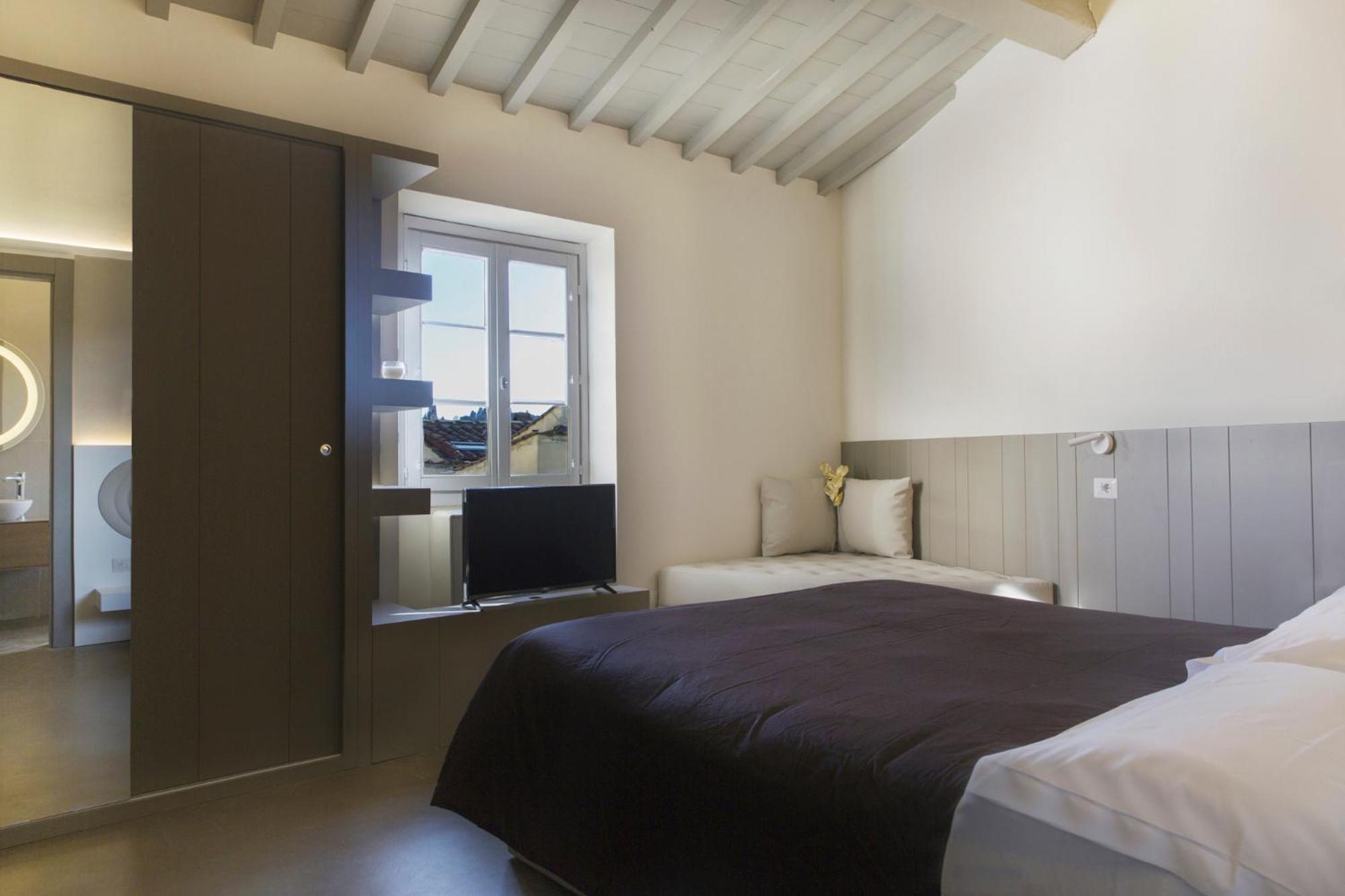 Deluxe One-Bedroom Suite