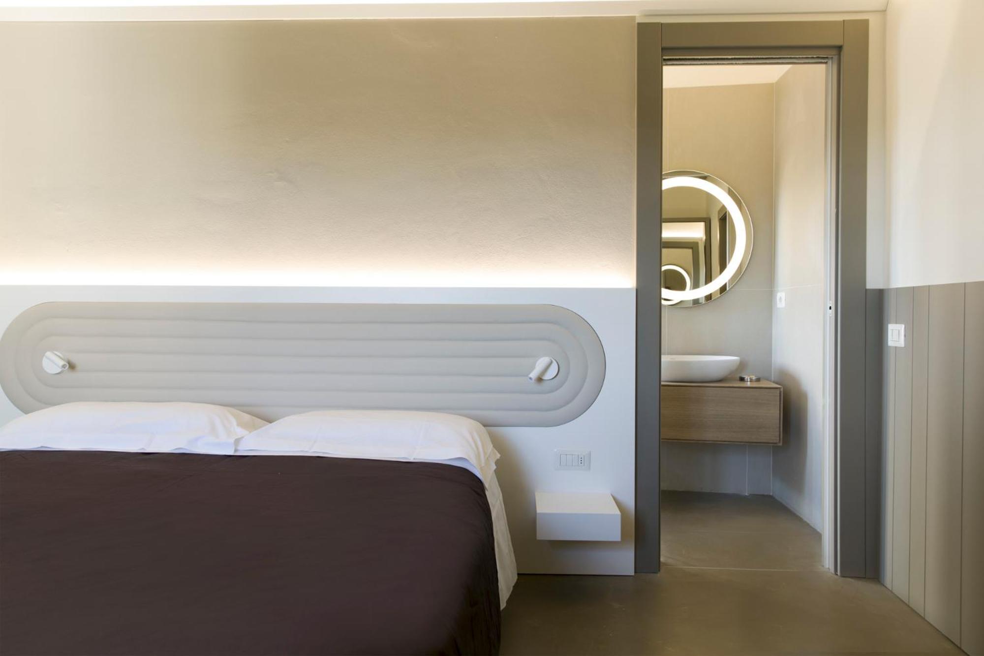 Deluxe One-Bedroom Suite